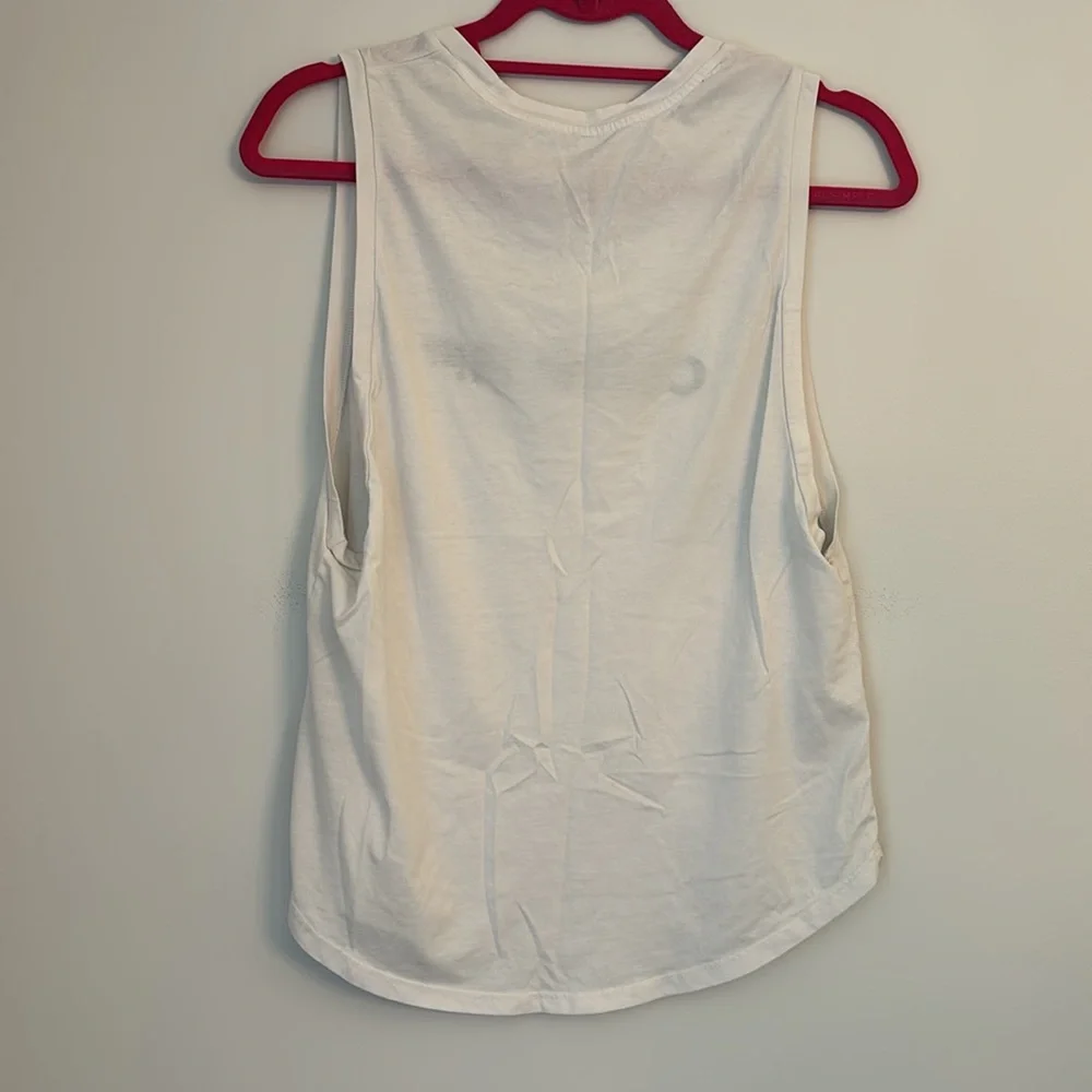 Fabletics White Cute AF Scoop Neck Muscle Tank Size Small